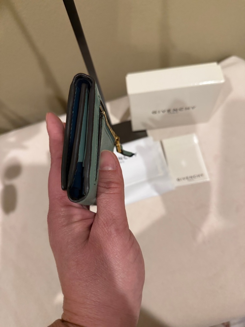 Givenchy Antigona leather bifold wallet-mint - Picture 6 of 9